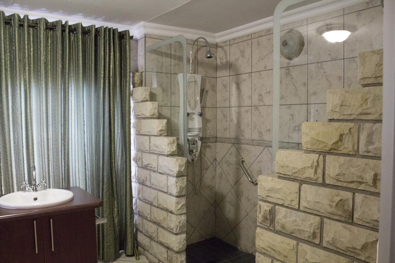 Imperani Guesthouse ฟิคส์เบอร์ก ภายนอก รูปภาพ